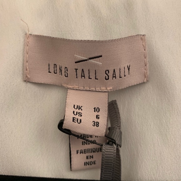 Perfect date night blouse! - Picture 6 of 6